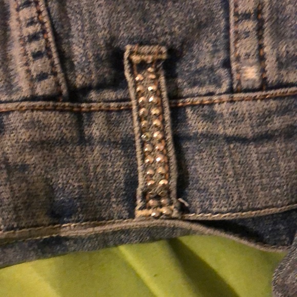 Cropped Jean Jacket - Picture 5 of 7